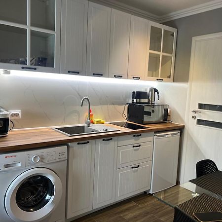 Benny & Bella Guest House Oradea Buitenkant foto