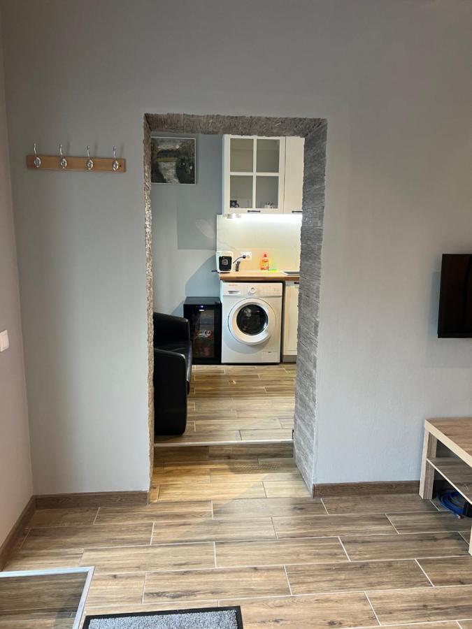 Benny & Bella Guest House Oradea Buitenkant foto